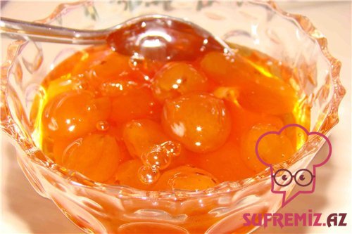 Ağ gilas mürəbbəsi