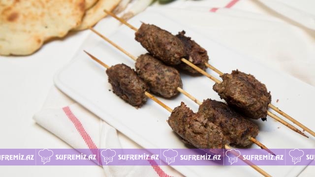 Lülə kabab