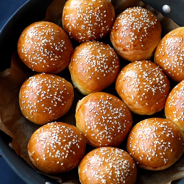Brioş (Brioche)